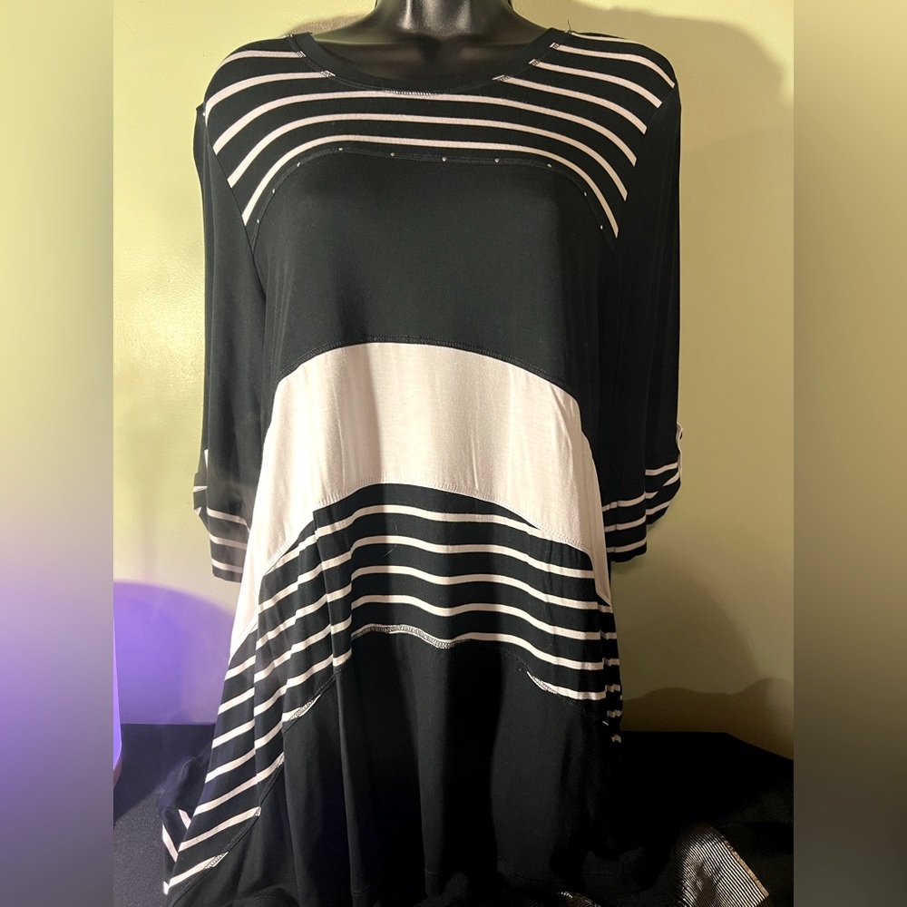 Hampton-styled top. Soft material and comfortable.